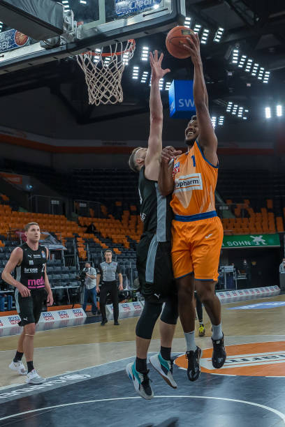 让局势一度 让局势一度