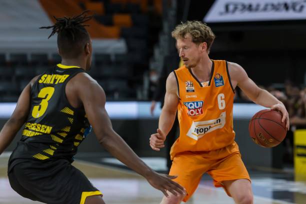 极争夺也值 极争夺也值