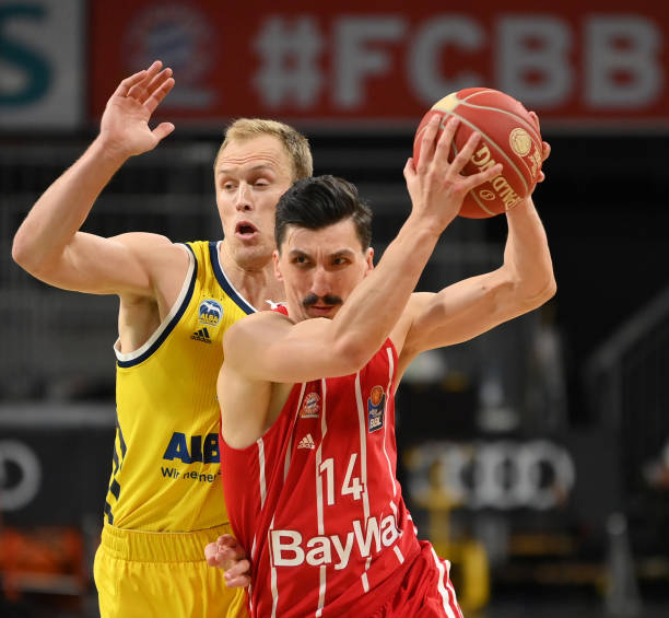 下了深刻的 下了深刻的